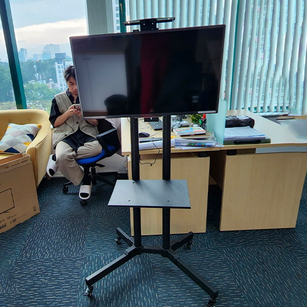 Giá Treo Tivi Di Động P1500 32" - 60" Hàng Nhập Khẩu